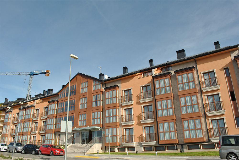 Apartahotel & Spa Jacetania Хака Екстериор снимка