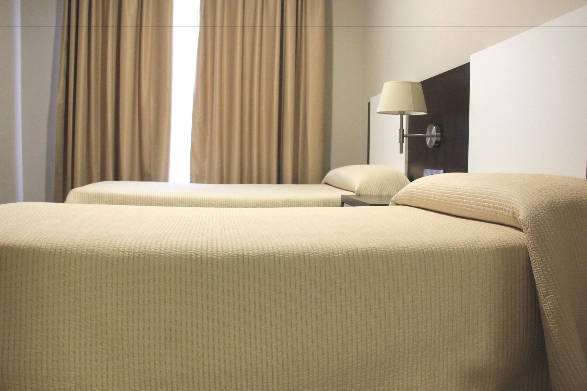 Apartahotel & Spa Jacetania Хака Екстериор снимка