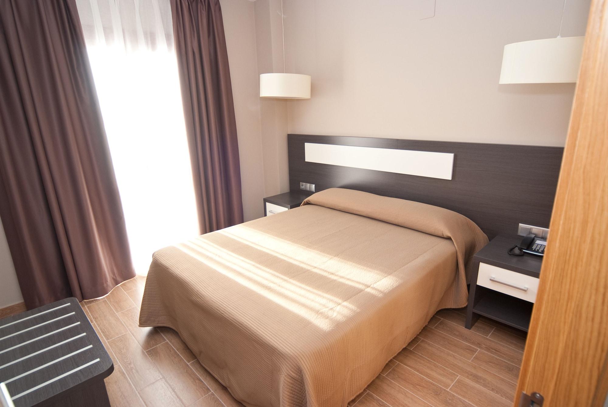 Apartahotel & Spa Jacetania Хака Екстериор снимка