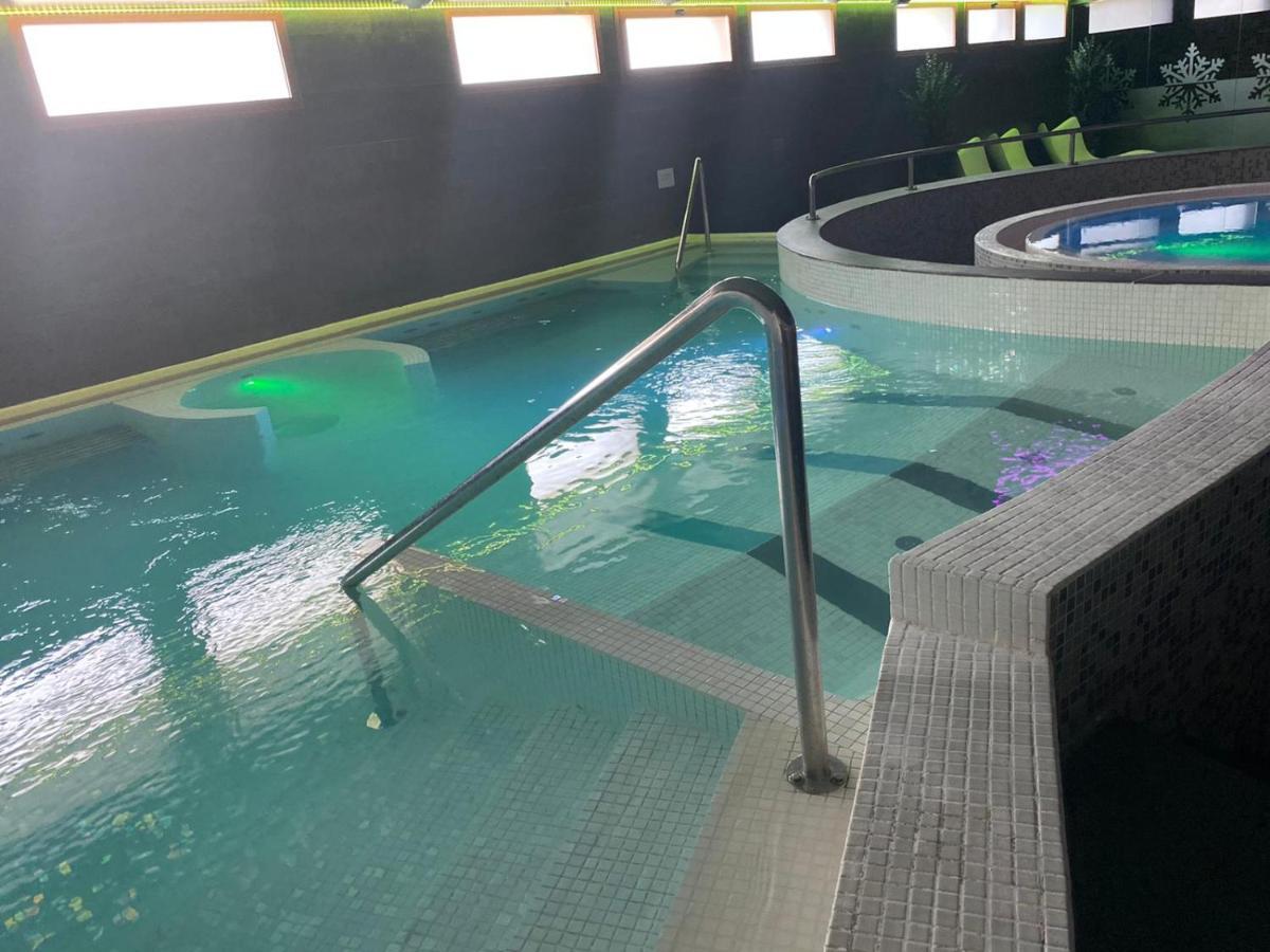 Apartahotel & Spa Jacetania Хака Екстериор снимка