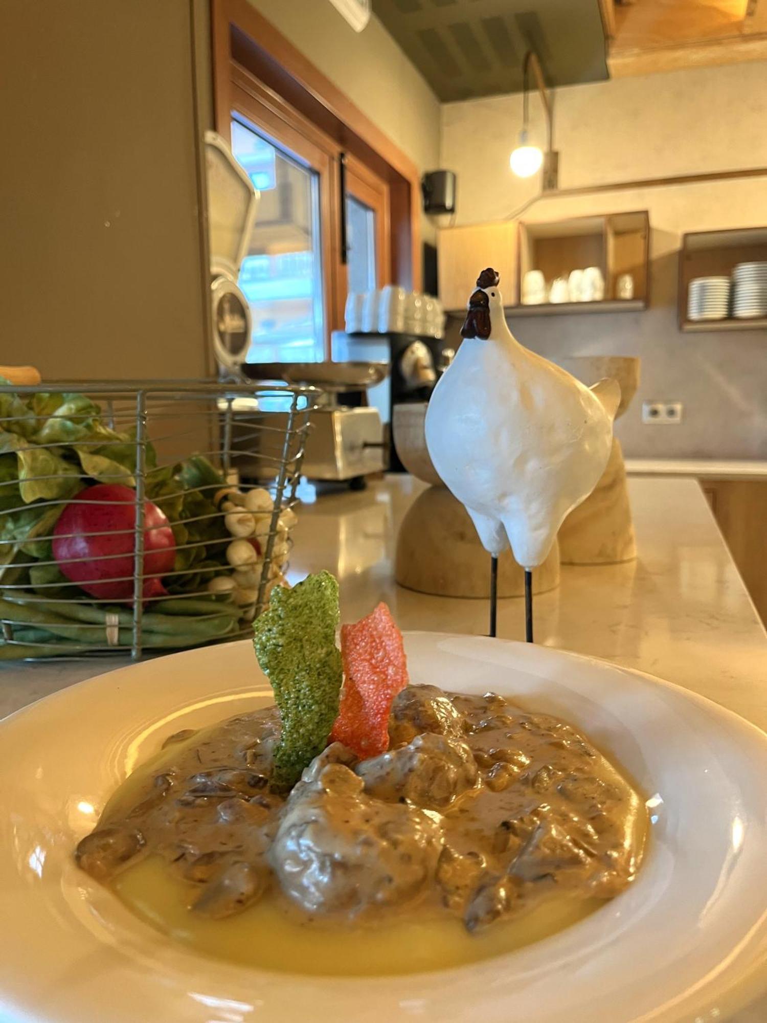 Apartahotel & Spa Jacetania Хака Екстериор снимка