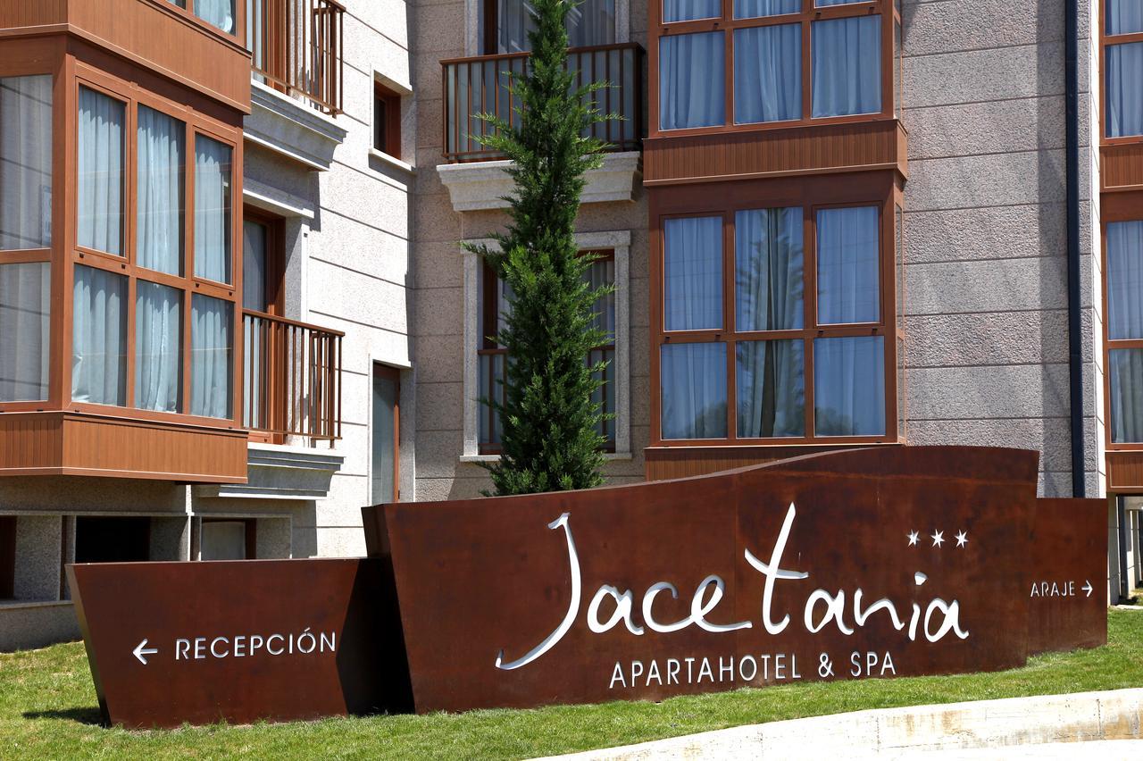 Apartahotel & Spa Jacetania Хака Екстериор снимка