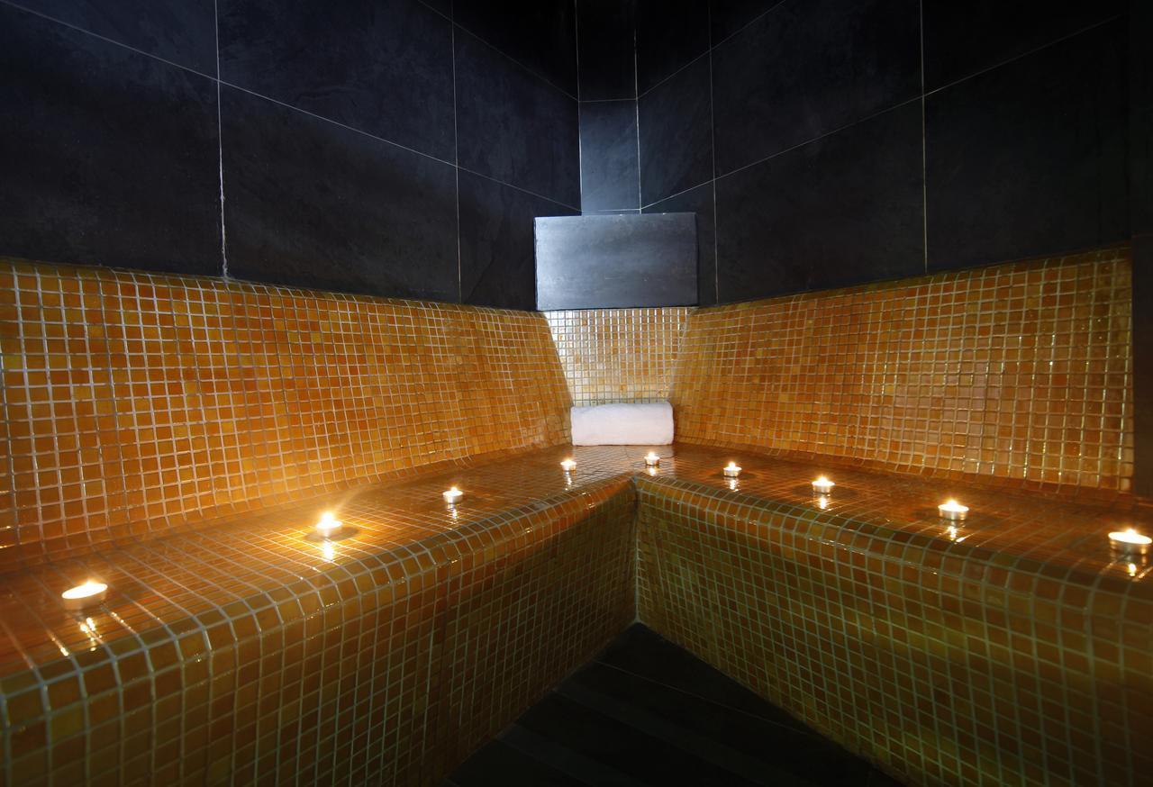 Apartahotel & Spa Jacetania Хака Екстериор снимка